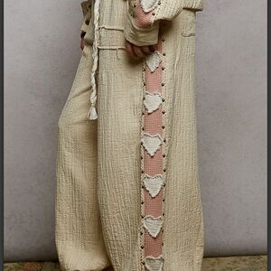 🌺🌺💕 POL Stylish Cream and Pink Heart Joggers